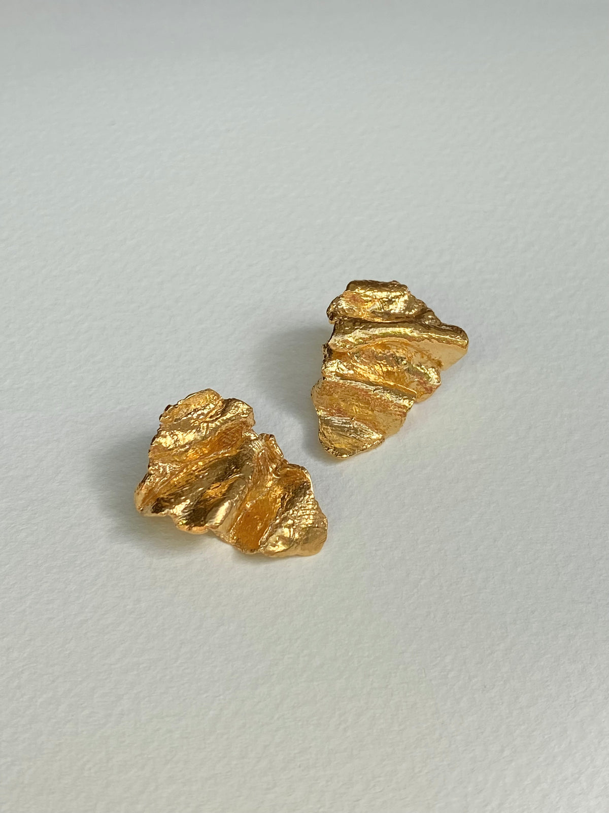 Artemis Wave Earrings Gold