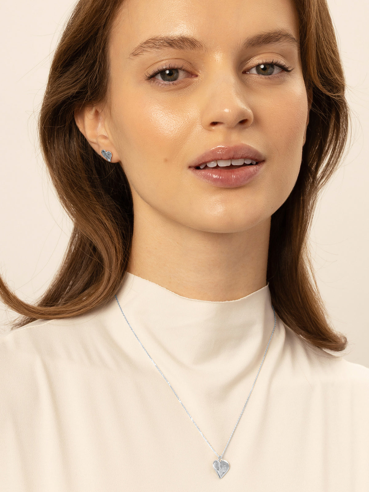 Amore Necklace 14k White Gold