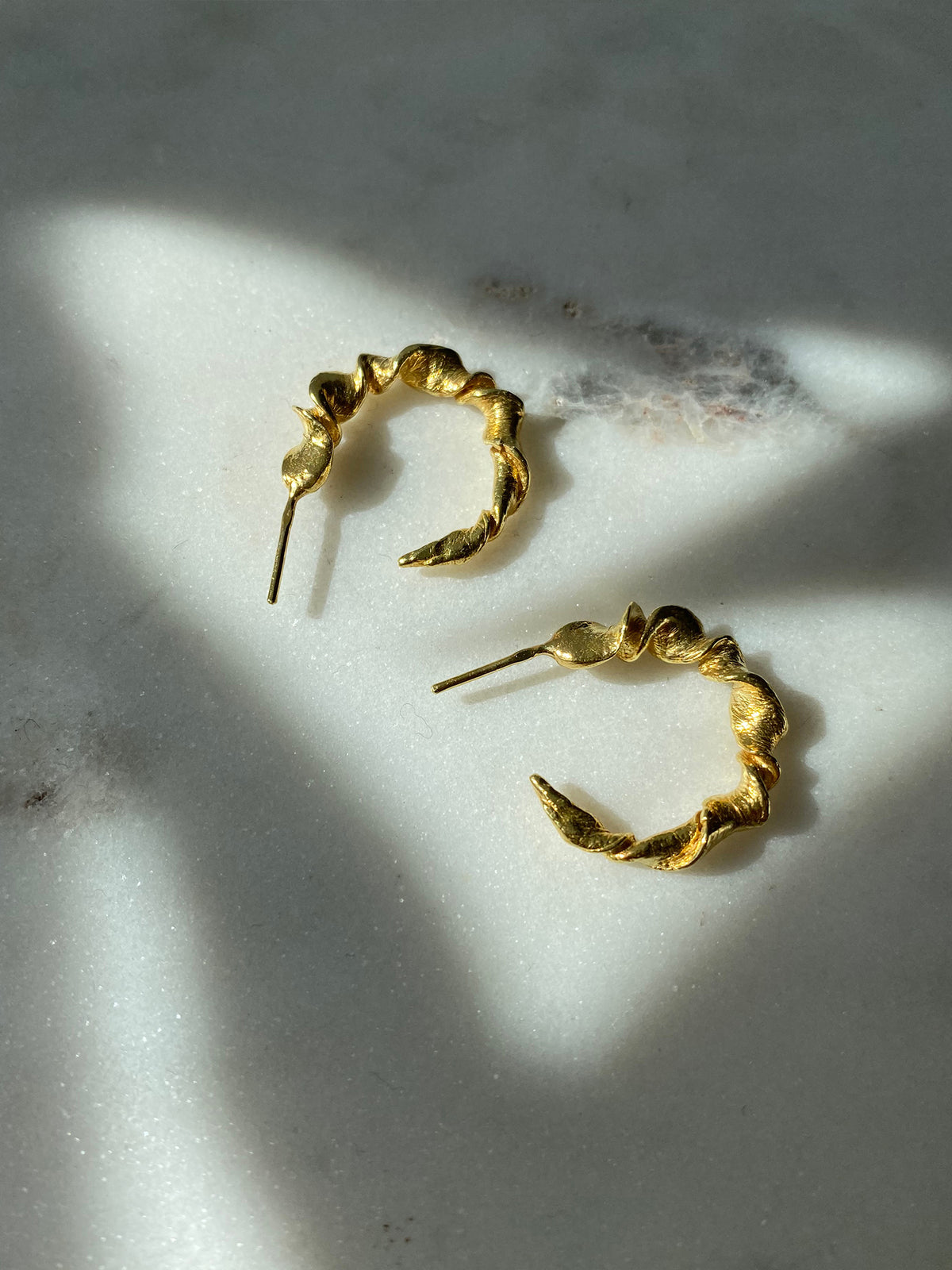 Twisted Hoop Earrings 14 ct Gold