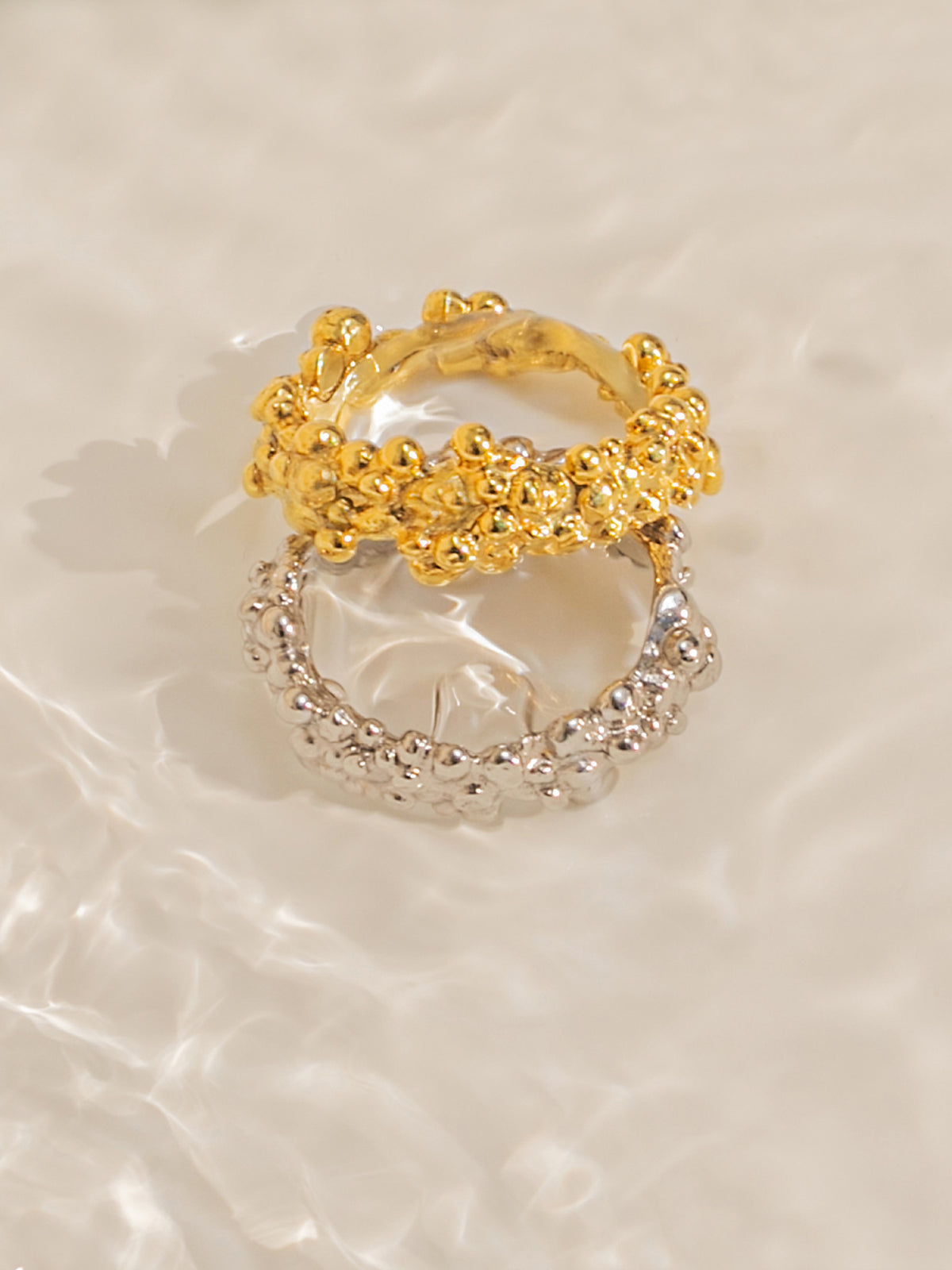 Caviar Ring / 14 ct white gold