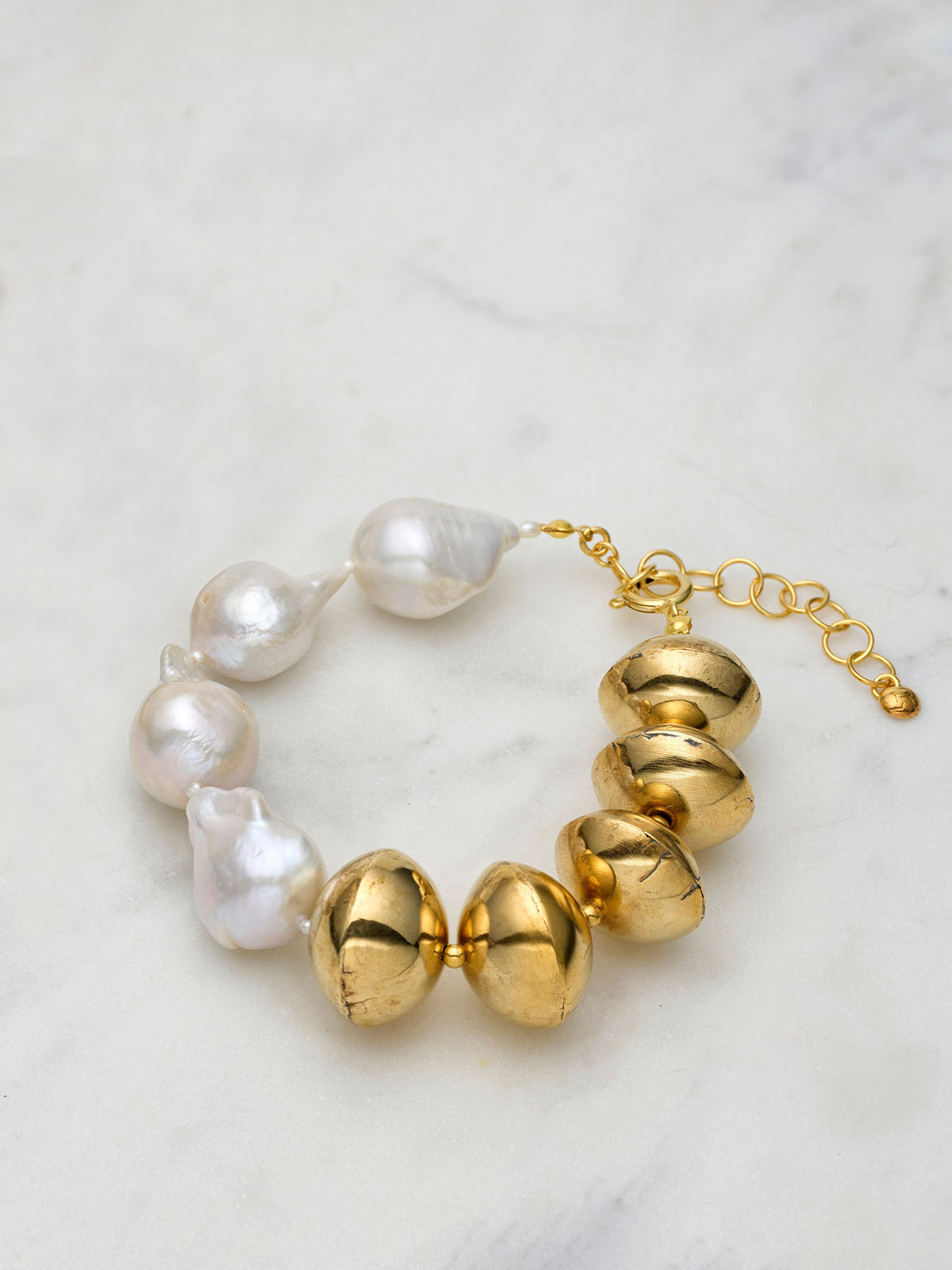 Giséle Baroque Pearl Bracelet