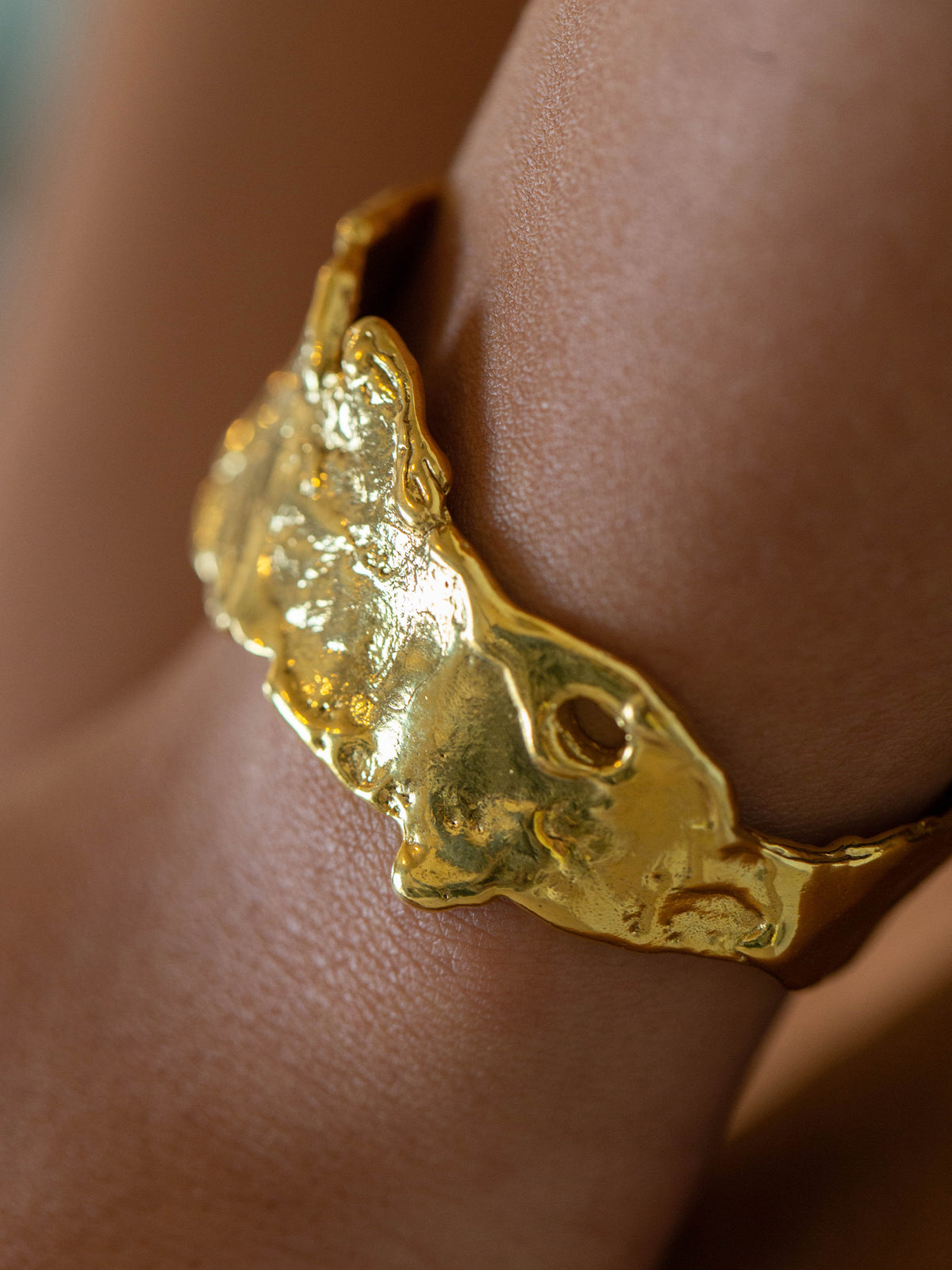 Talisman Moon Bracelet Gold